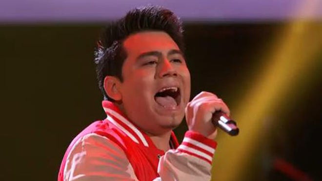 JULIO CESAR CASTILLO THE VOICE.JPG